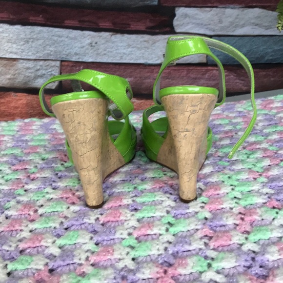 Micheal Antonio green wedges with silver in heel - Picture 3 of 4